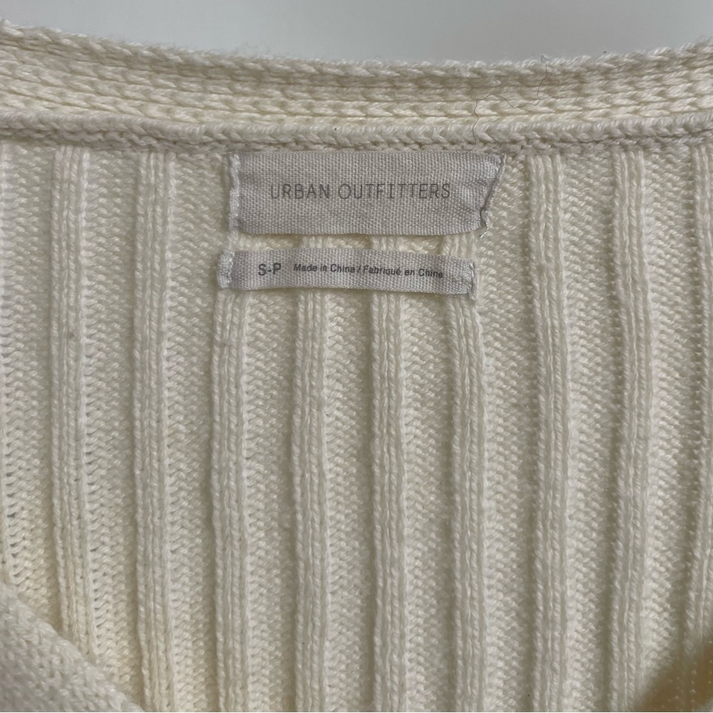 Cream ribbed button up cropped cardigan. Long sleeve. Urban outfitters. Size S - Picture 4 of 4
